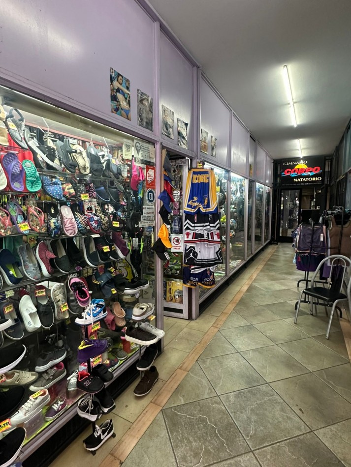 Galeria comercial en General San Martin